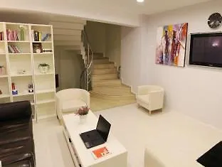 Ada Apartment *
